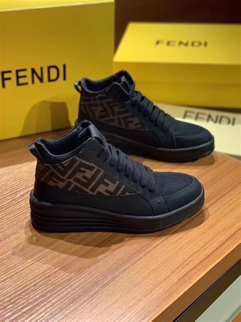 Fendi Sneakers ve Modelleri .